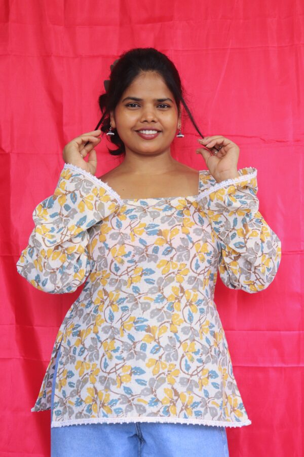 Mohini short kurti with attractive full sleeves