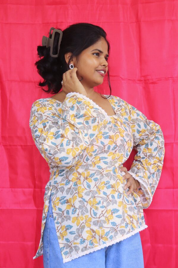 Mohini short kurti with attractive full sleeves
