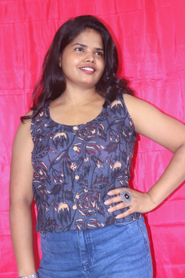 Medha crop top