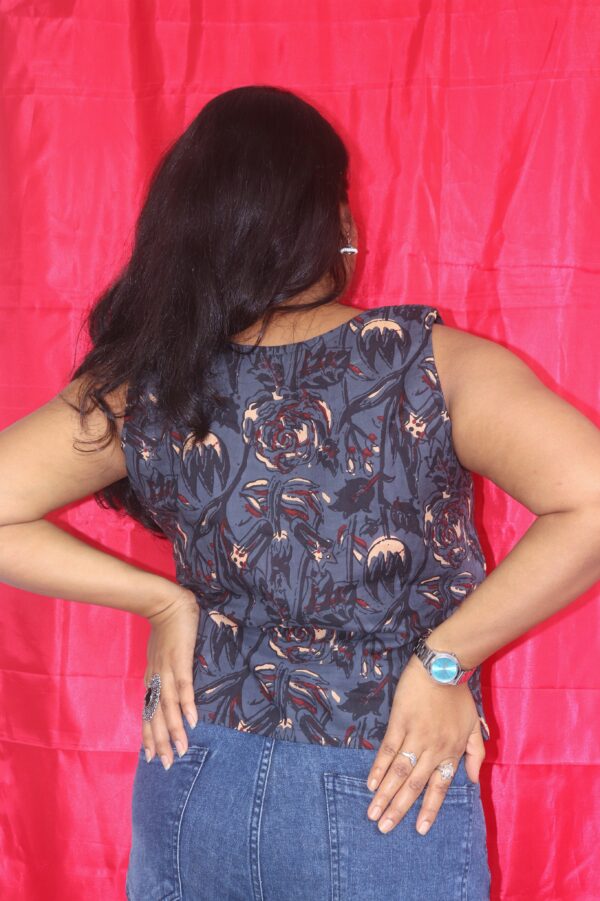 Medha crop top