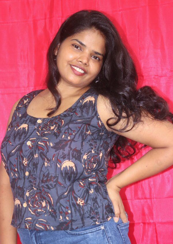 Medha crop top